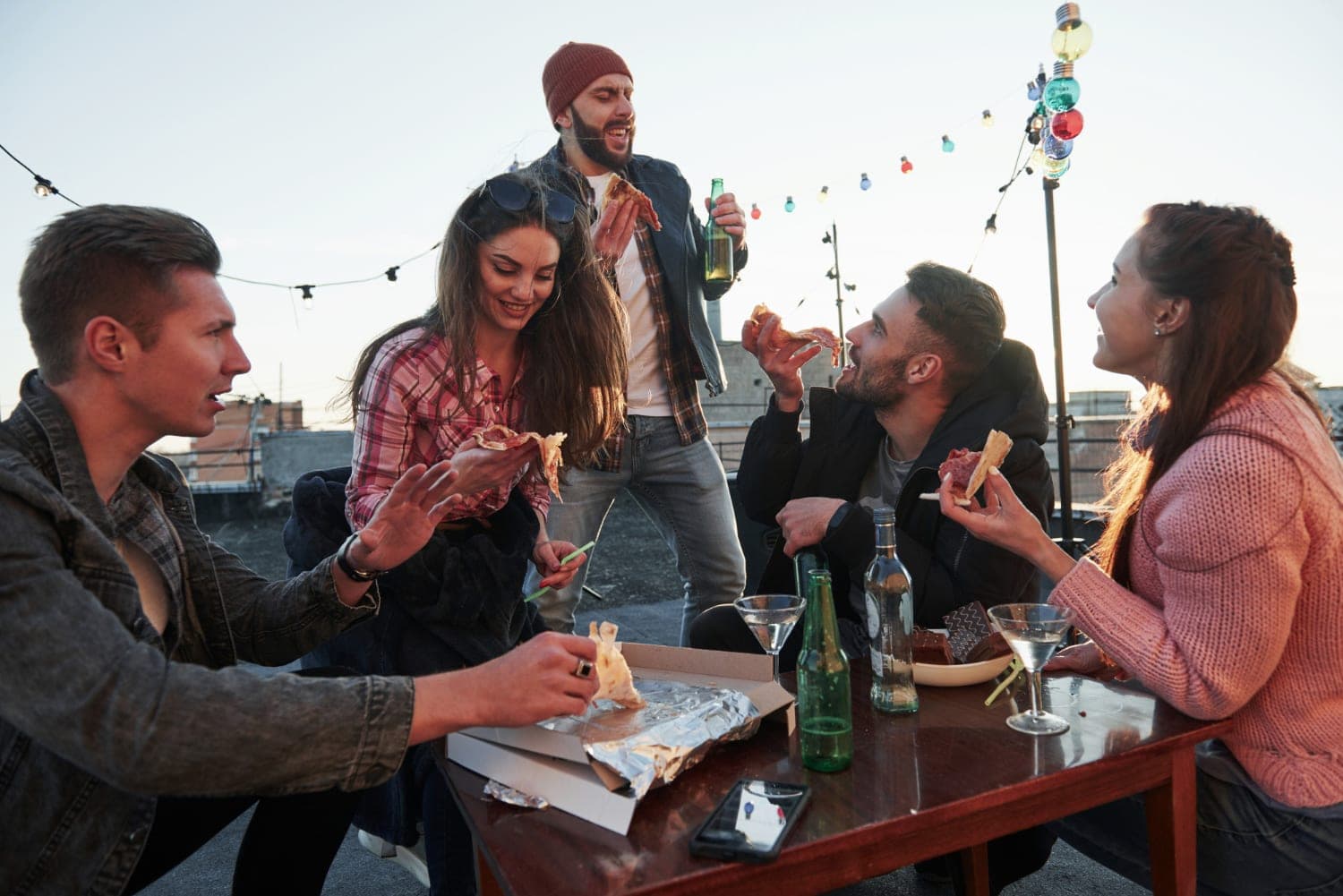 Where to Meet New People: How Stranger Meetups and Weekend Social Events Help You Make Real Friends